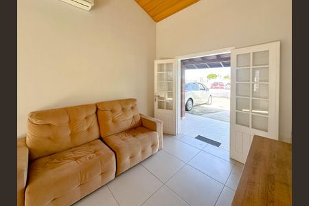 Casa para alugar com 100m², 3 quartos e 8 vagasSala de TV