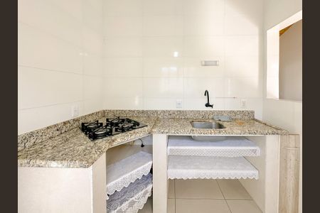 Casa para alugar com 100m², 3 quartos e 8 vagasCozinha