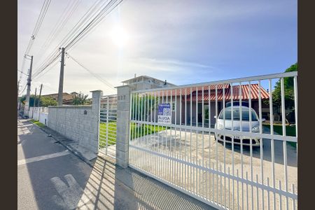 Casa para alugar com 100m², 3 quartos e 8 vagasFachada