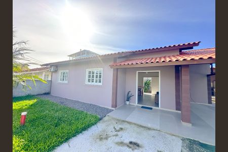 Casa para alugar com 100m², 3 quartos e 8 vagasFachada