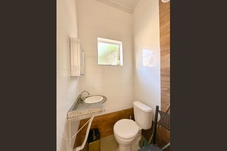 Casa para alugar com 100m², 3 quartos e 8 vagasBanheiro