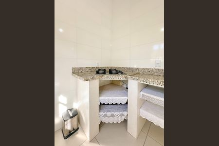 Casa para alugar com 100m², 3 quartos e 8 vagasCozinha