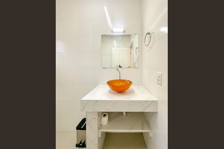 Casa para alugar com 100m², 3 quartos e 8 vagasBanheiro