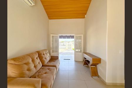 Sala de TV de casa para alugar com 3 quartos, 100m² em Ingleses Norte, Florianópolis