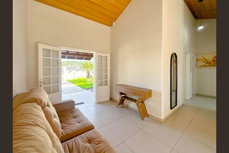 Casa para alugar com 100m², 3 quartos e 8 vagasSala de TV