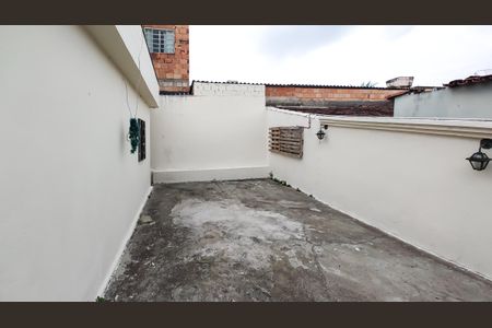 Casa para alugar com 48m², 2 quartos e 1 vagaÁrea comum