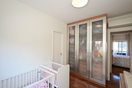 Apartamento à venda com 173m², 3 quartos e 3 vagasSuíte 2
