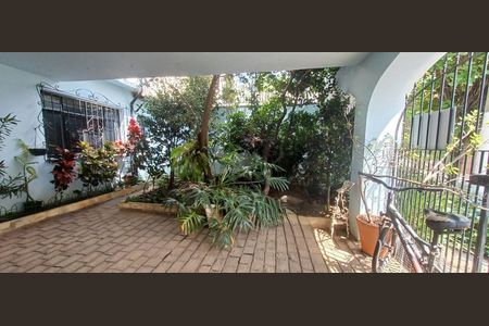 Casa à venda com 193m², 3 quartos e 2 vagas Casa à venda com 193m², 3 quartos e 2 vagasÁrea externa