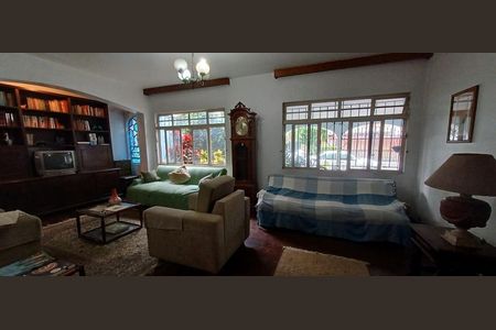 Casa à venda com 193m², 3 quartos e 2 vagas Casa à venda com 193m², 3 quartos e 2 vagasSala