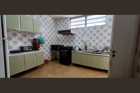 Casa à venda com 193m², 3 quartos e 2 vagas Casa à venda com 193m², 3 quartos e 2 vagasCozinha