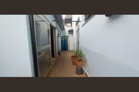 Casa à venda com 193m², 3 quartos e 2 vagas Casa à venda com 193m², 3 quartos e 2 vagasÁrea externa