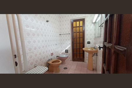 Casa à venda com 193m², 3 quartos e 2 vagas Casa à venda com 193m², 3 quartos e 2 vagasBanheiro