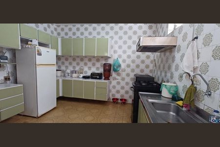 Casa à venda com 193m², 3 quartos e 2 vagas Casa à venda com 193m², 3 quartos e 2 vagasCozinha