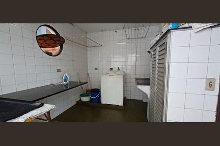 Casa à venda com 193m², 3 quartos e 2 vagas Casa à venda com 193m², 3 quartos e 2 vagasÁrea de serviço