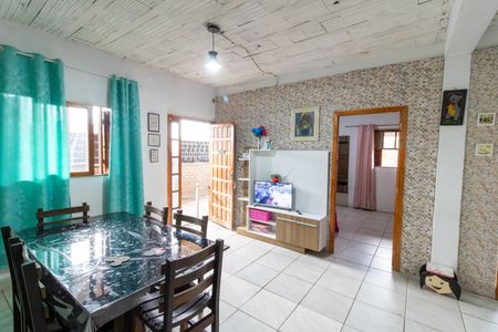 Casa à venda com 150m², 5 quartos e 2 vagas Casa à venda com 150m², 5 quartos e 2 vagasCozinha