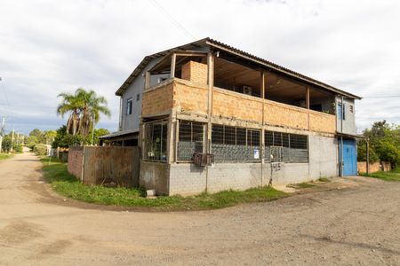Casa à venda com 150m², 5 quartos e 2 vagas Casa à venda com 150m², 5 quartos e 2 vagasFachada