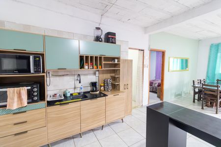 Casa à venda com 150m², 5 quartos e 2 vagas Casa à venda com 150m², 5 quartos e 2 vagasCozinha