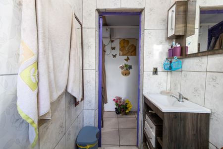 Casa à venda com 150m², 5 quartos e 2 vagas Casa à venda com 150m², 5 quartos e 2 vagasBanheiro 1