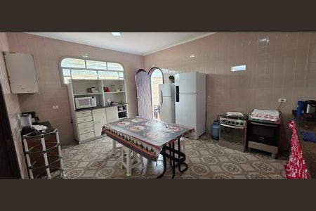Cozinha de casa para alugar com 6 quartos, 300m² em Jardim Centenario, Guarujá