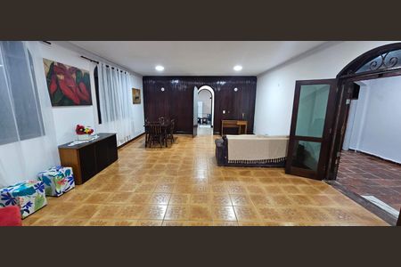 Casa para alugar com 300m², 6 quartos e 6 vagas