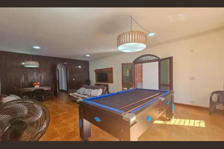 Sala de casa para alugar com 6 quartos, 300m² em Jardim Centenario, Guarujá