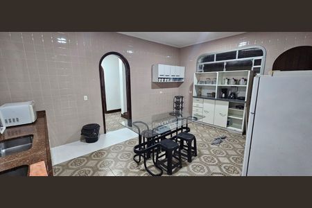 Casa para alugar com 300m², 6 quartos e 6 vagas