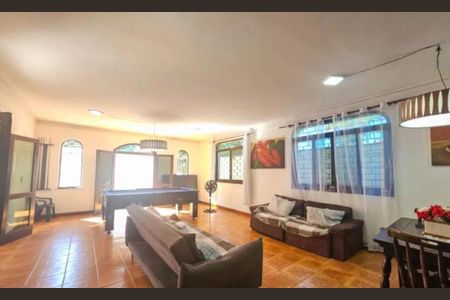 Sala de casa para alugar com 6 quartos, 300m² em Jardim Centenario, Guarujá