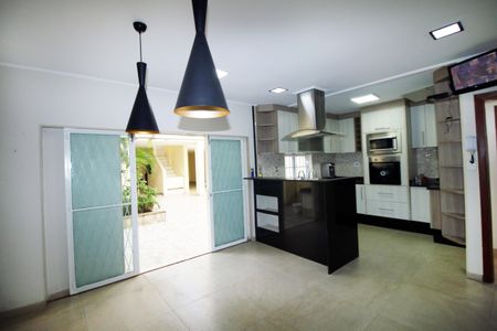 Casa à venda com 247m², 4 quartos e 5 vagasCozinha