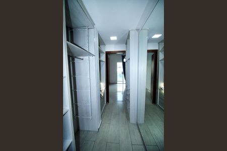 Casa à venda com 247m², 4 quartos e 5 vagasCloset da suíte