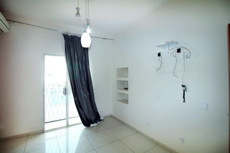 Casa à venda com 247m², 4 quartos e 5 vagasQuarto 1 - Suíte