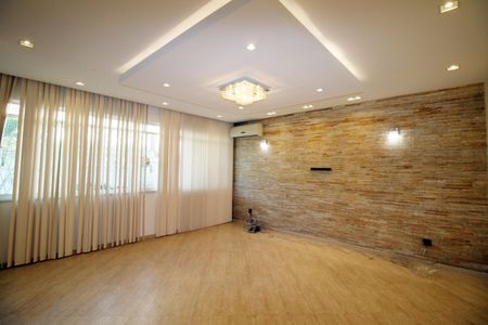 Sala de casa à venda com 4 quartos, 247m² em Vila da Penha, Rio de Janeiro