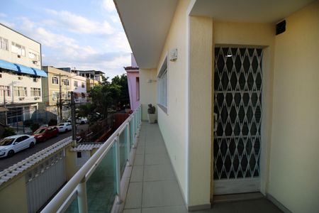 Casa à venda com 247m², 4 quartos e 5 vagasVaranda