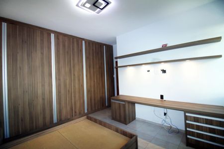 Casa à venda com 247m², 4 quartos e 5 vagasQuarto 3