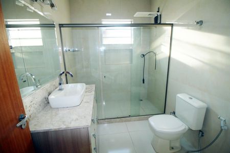 Casa à venda com 247m², 4 quartos e 5 vagasBanheiro Social
