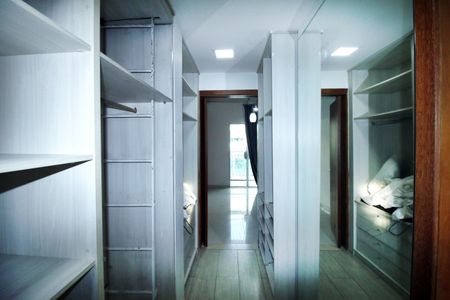 Casa à venda com 247m², 4 quartos e 5 vagasCloset da suíte