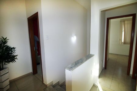 Casa à venda com 247m², 4 quartos e 5 vagasHall da Escada