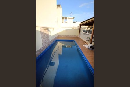 Casa à venda com 247m², 4 quartos e 5 vagasPiscina