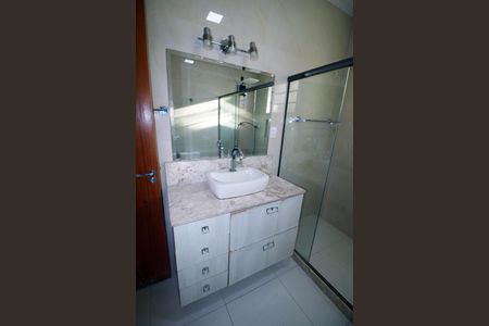 Casa à venda com 247m², 4 quartos e 5 vagasBanheiro Social