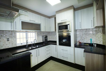 Casa à venda com 247m², 4 quartos e 5 vagasCozinha