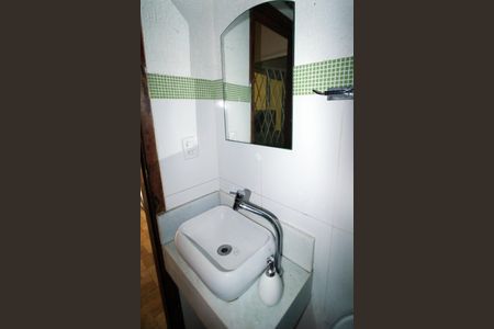 Casa à venda com 247m², 4 quartos e 5 vagasBanheiro de serviço