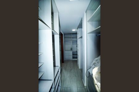 Casa à venda com 247m², 4 quartos e 5 vagasCloset da suíte