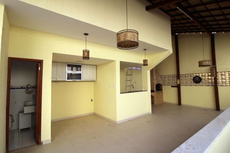 Casa à venda com 247m², 4 quartos e 5 vagasBanheiro - Área gourmet 2