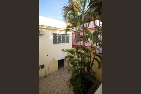 Casa à venda com 247m², 4 quartos e 5 vagasQuintal fundos