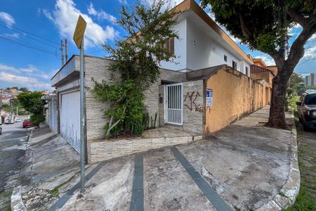 Casa à venda com 280m², 4 quartos e 3 vagasFachada
