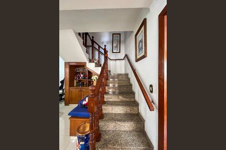 Escada de casa à venda com 4 quartos, 280m² em Sacomã, São Paulo