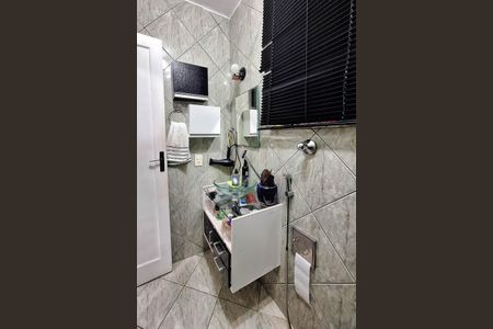 Apartamento à venda com 65m², 2 quartos e sem vagaBanheiro social