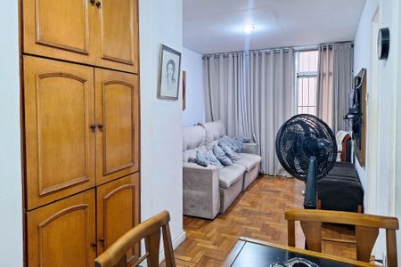 Sala de apartamento à venda com 2 quartos, 65m² em Icaraí, Niterói