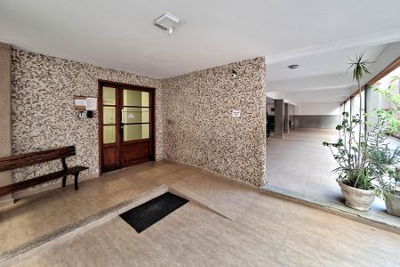 Apartamento à venda com 65m², 2 quartos e sem vagaÁrea comum