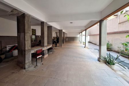 Apartamento à venda com 65m², 2 quartos e sem vagaÁrea comum