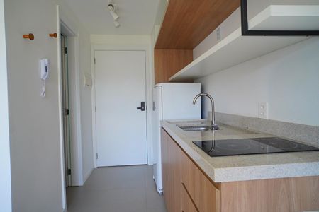 Cozinha  de kitnet/studio para alugar com 1 quarto, 25m² em Boa Vista, Porto Alegre